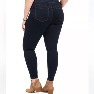 NEW Style & Co High Rise Curvy Jeans, 18